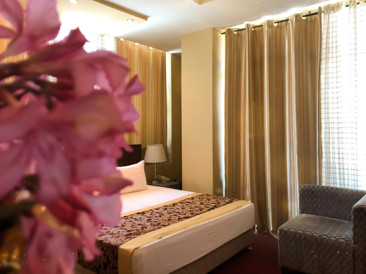 Hotel Arifi Shkodër エクステリア 写真