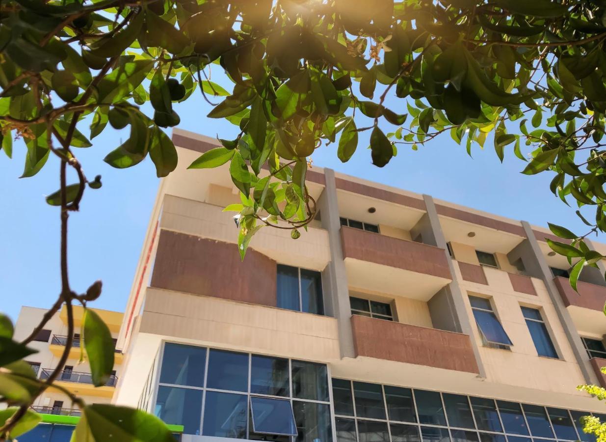 Hotel Arifi Shkodër エクステリア 写真
