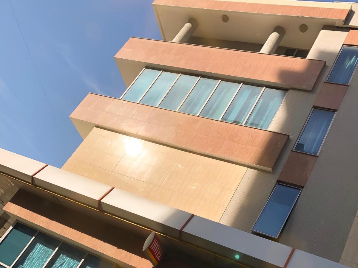 Hotel Arifi Shkodër エクステリア 写真