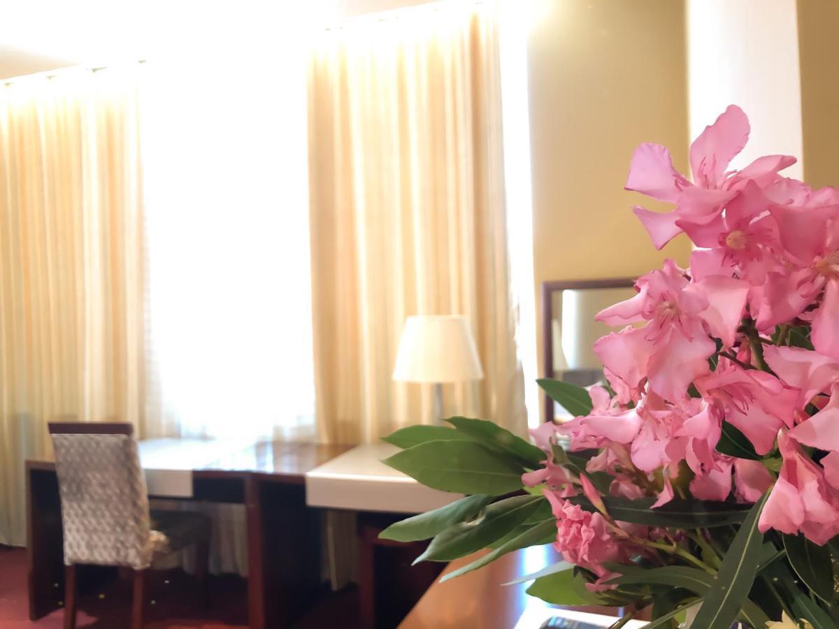 Hotel Arifi Shkodër エクステリア 写真