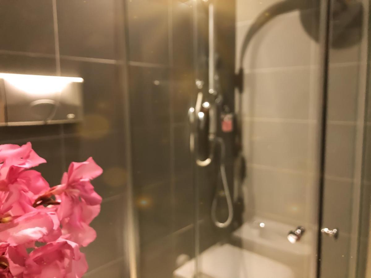 Hotel Arifi Shkodër エクステリア 写真