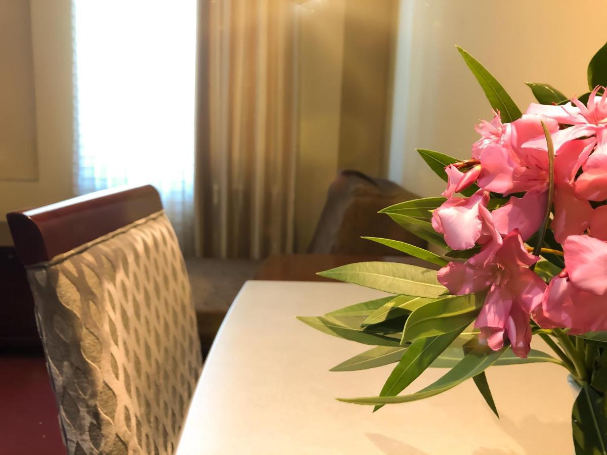 Hotel Arifi Shkodër エクステリア 写真