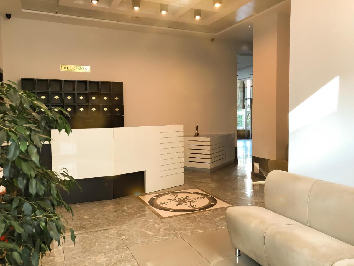 Hotel Arifi Shkodër エクステリア 写真