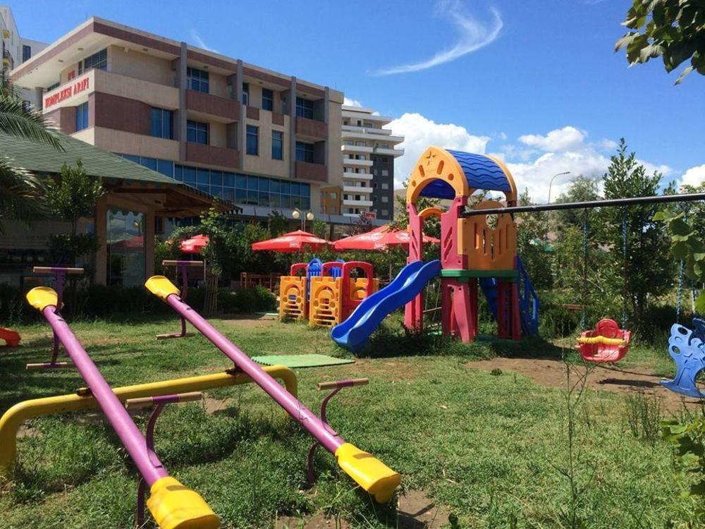 Hotel Arifi Shkodër エクステリア 写真