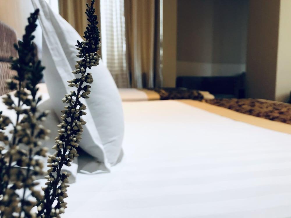 Hotel Arifi Shkodër エクステリア 写真