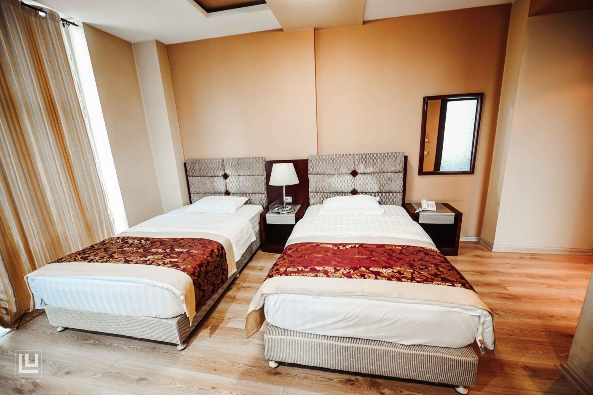 Hotel Arifi Shkodër エクステリア 写真