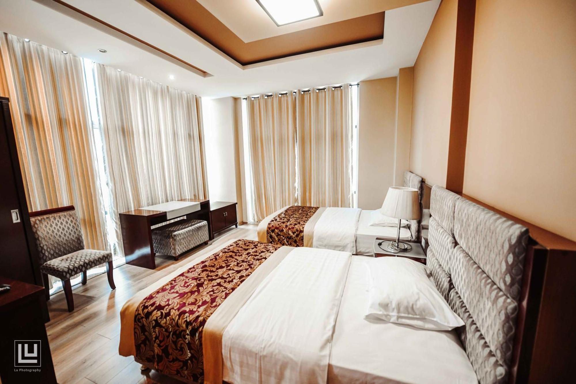 Hotel Arifi Shkodër エクステリア 写真