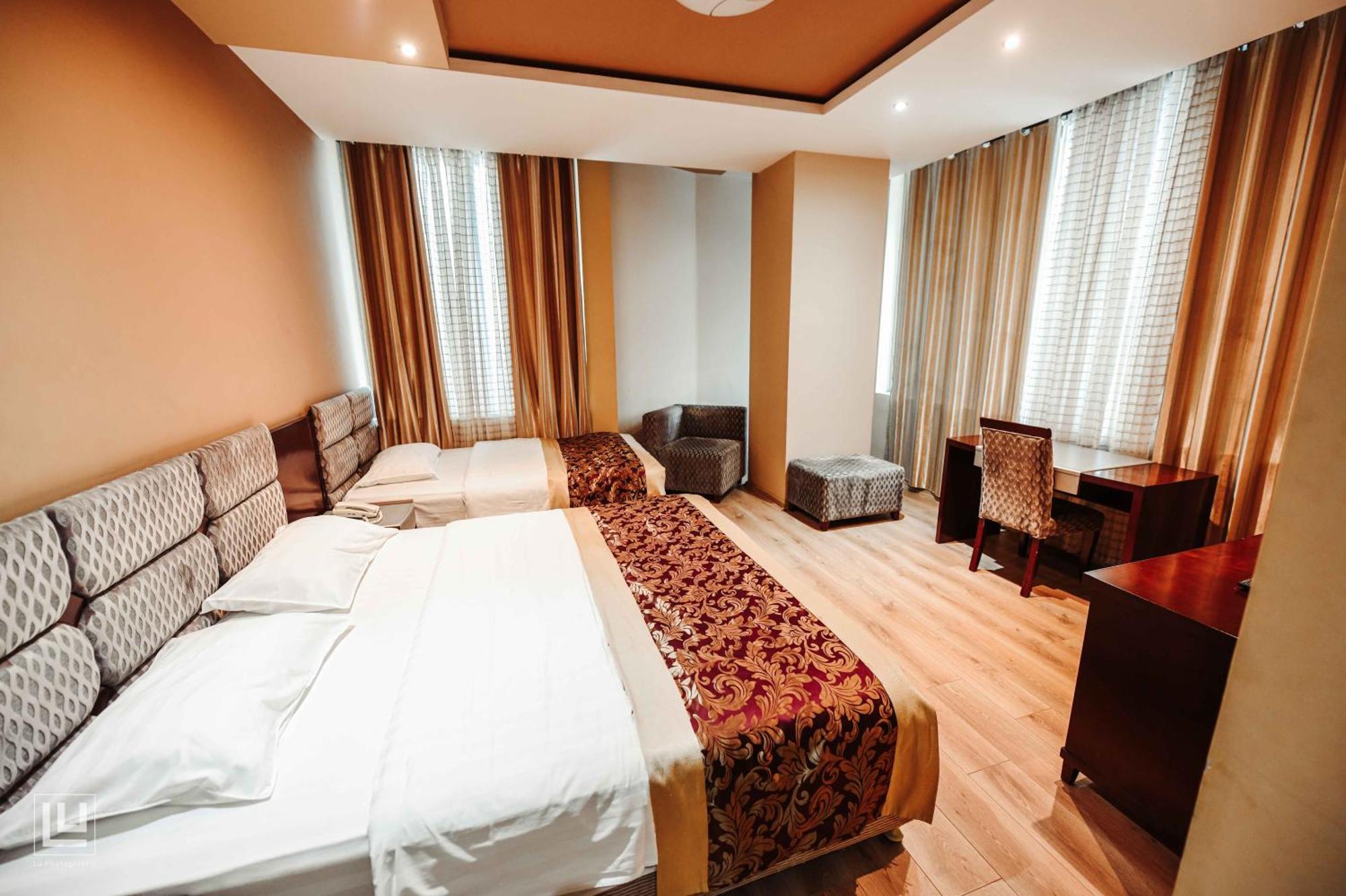 Hotel Arifi Shkodër エクステリア 写真