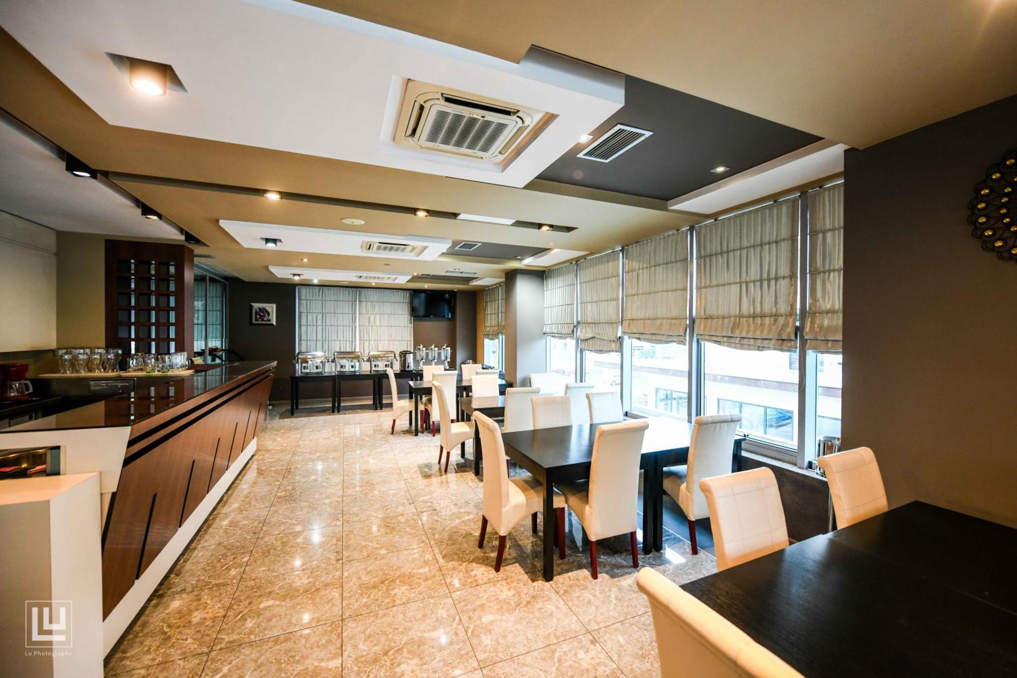 Hotel Arifi Shkodër エクステリア 写真