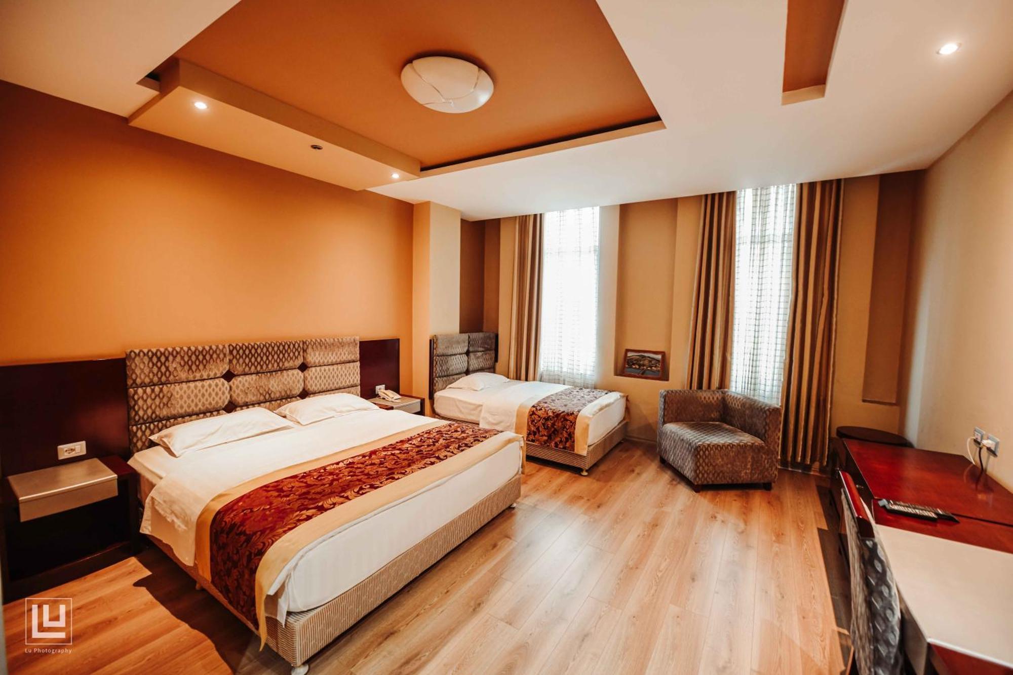 Hotel Arifi Shkodër エクステリア 写真