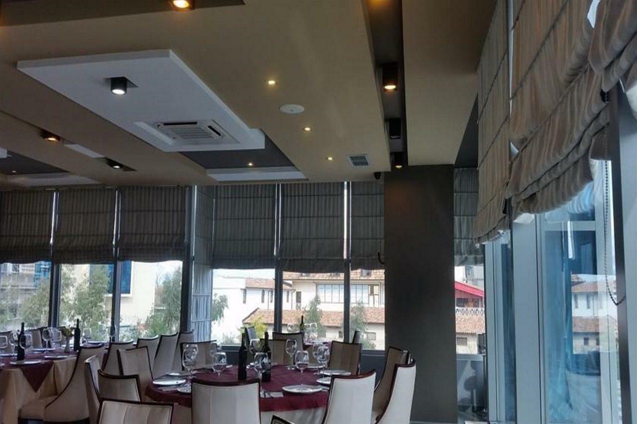 Hotel Arifi Shkodër エクステリア 写真