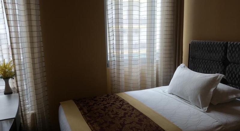 Hotel Arifi Shkodër エクステリア 写真