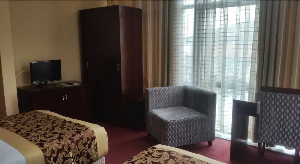 Hotel Arifi Shkodër エクステリア 写真
